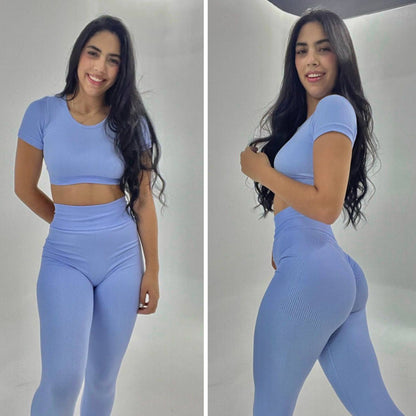 SET SEAMLESS LEGGINS + BLUSA