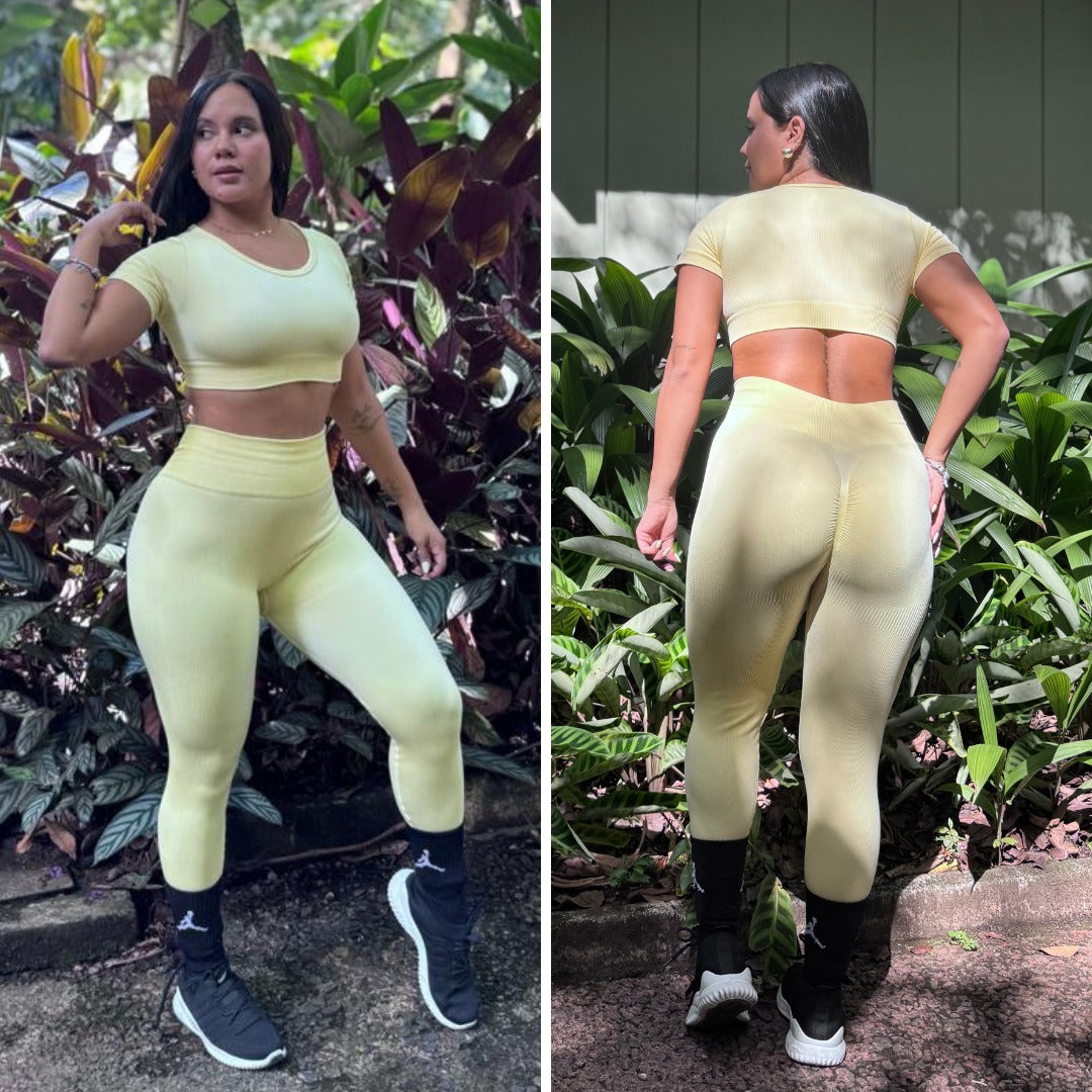 SET SEAMLESS LEGGINS + BLUSA
